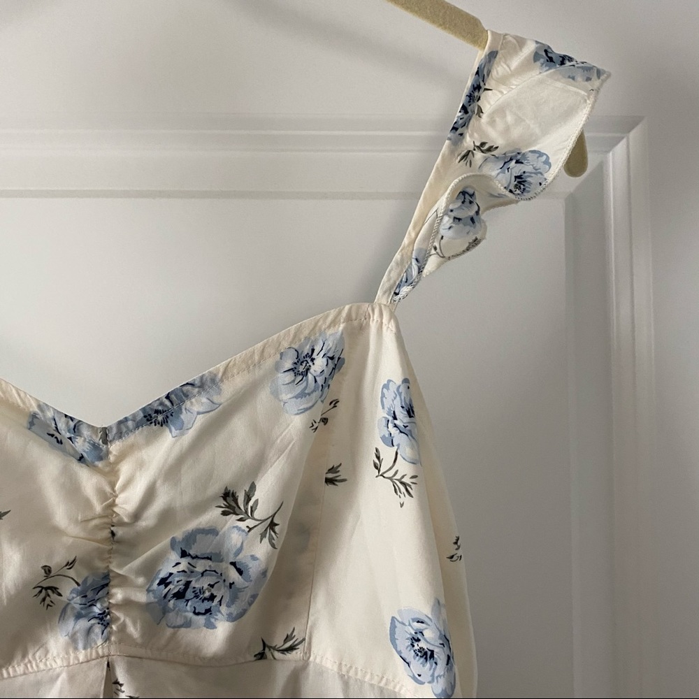 Abercrombie and Fitch Flutter Sleeve Top - Picture 3 of 5
